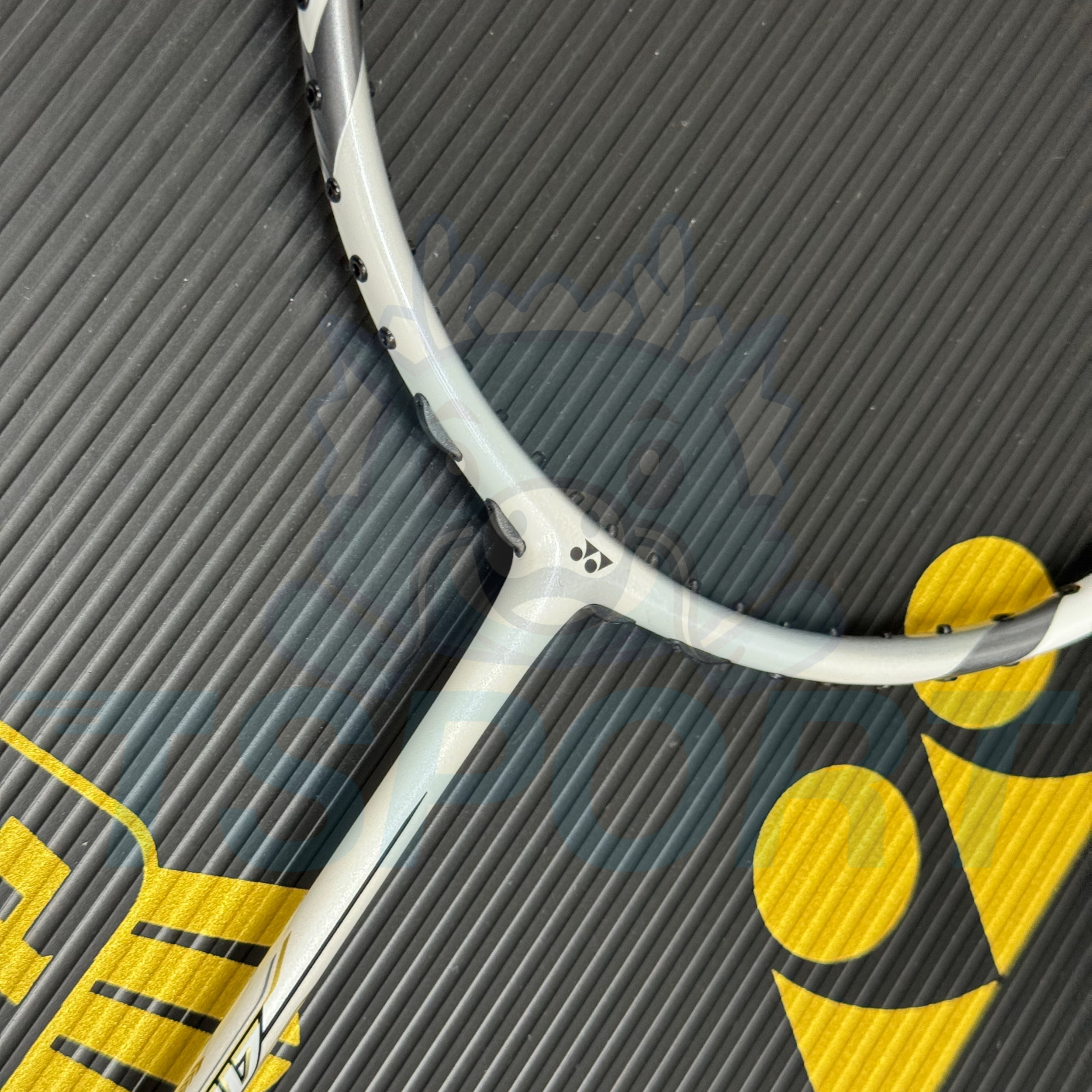 [Collect] Yonex Arcsaber 10 Badminton Racket - Pearl White