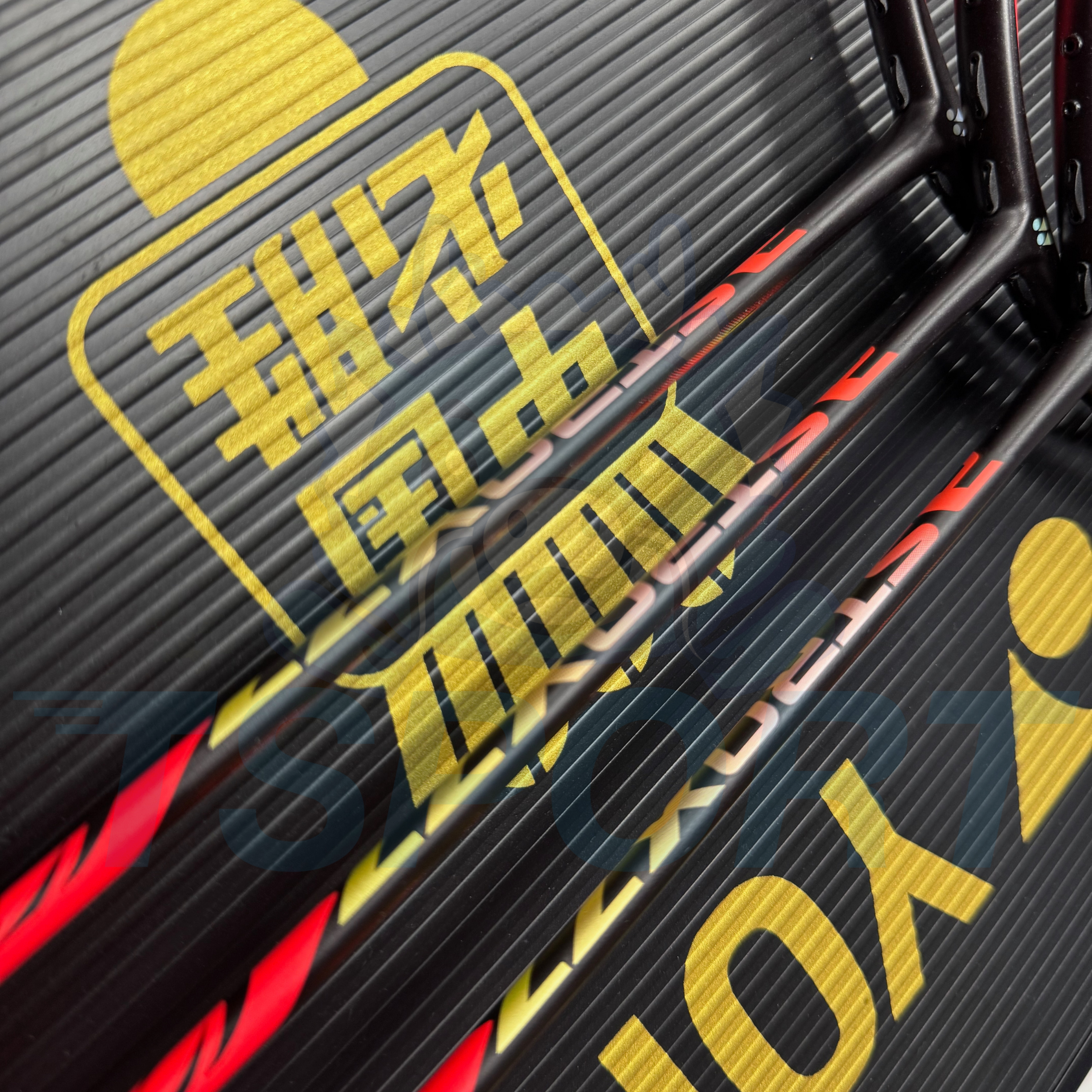 [Collect] Yonex Astrox 77 Badminton Racket - Red