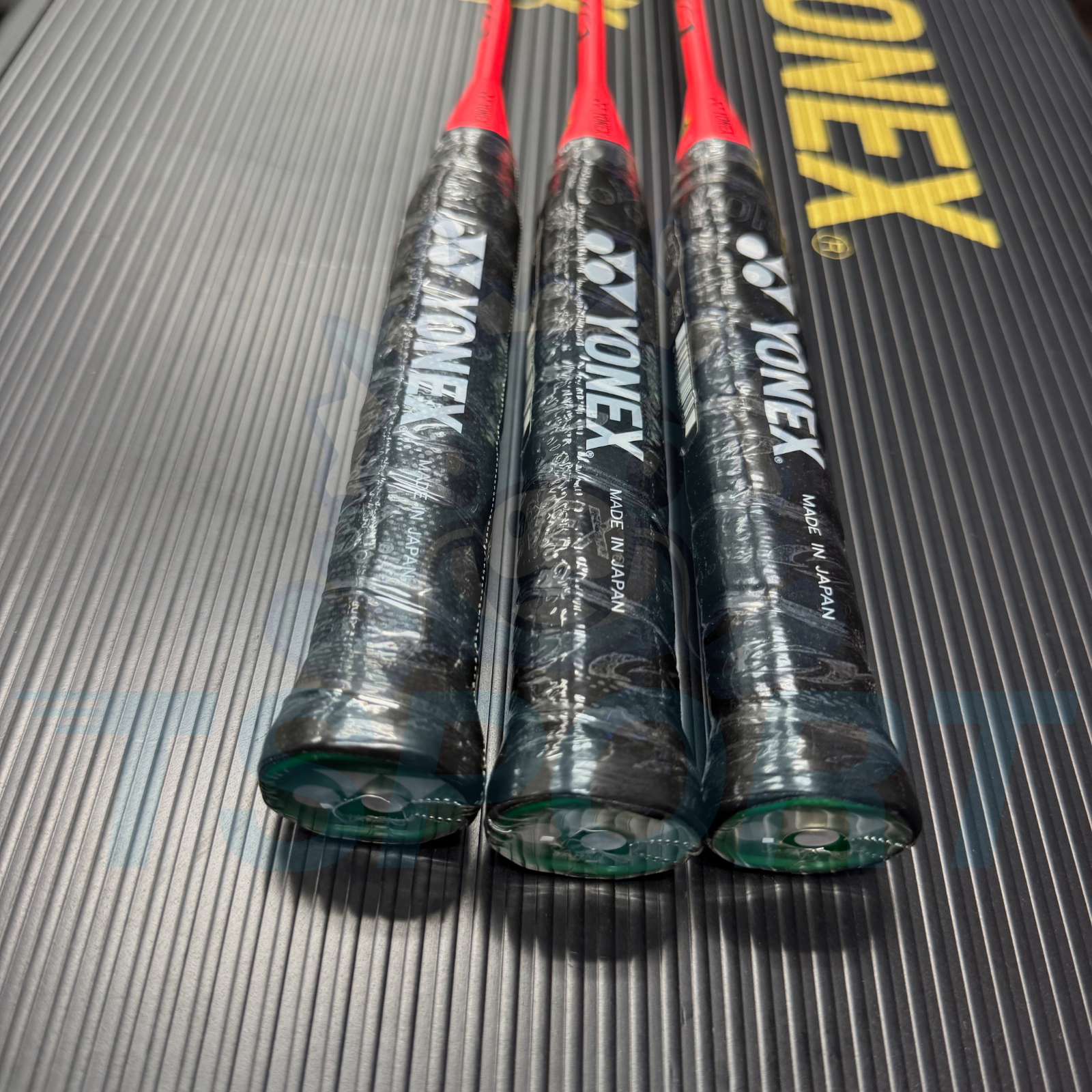 [Collect] Yonex Astrox 77 Badminton Racket - Red