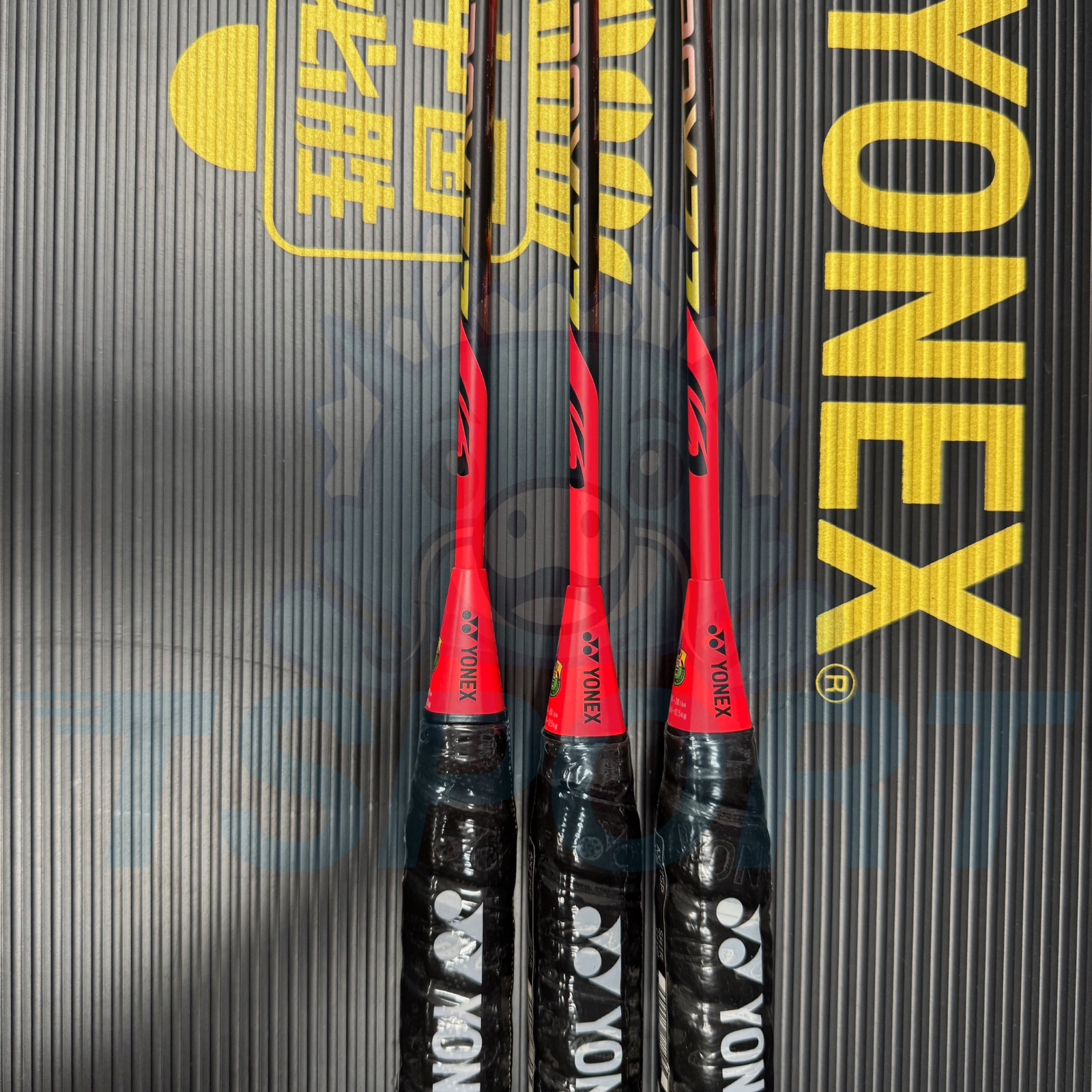 [Collect] Yonex Astrox 77 Badminton Racket - Red