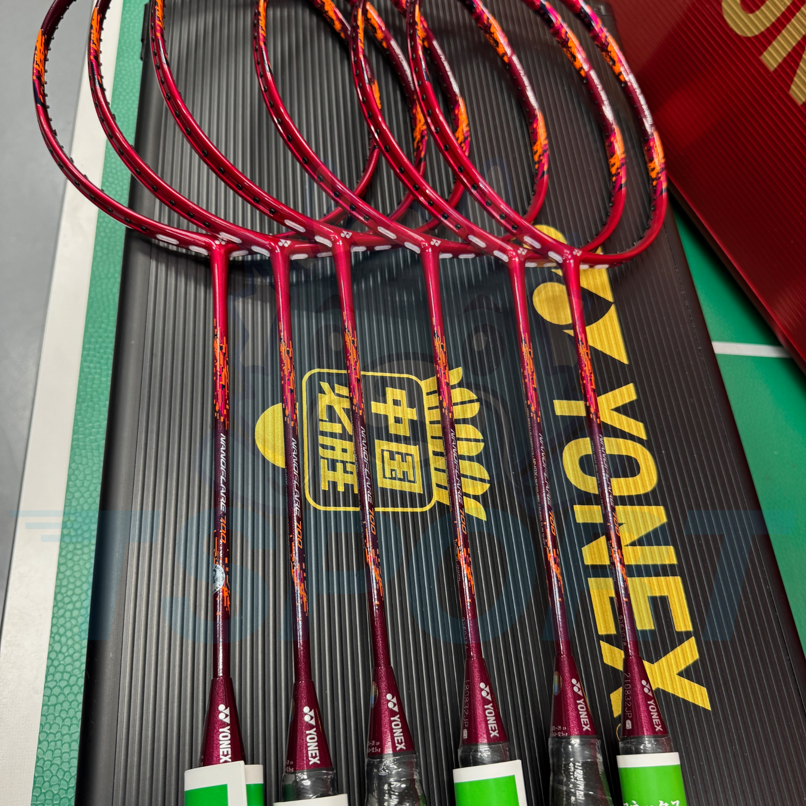 [Collect] Yonex Nanoflare 700 Badminton Racket - Magenta