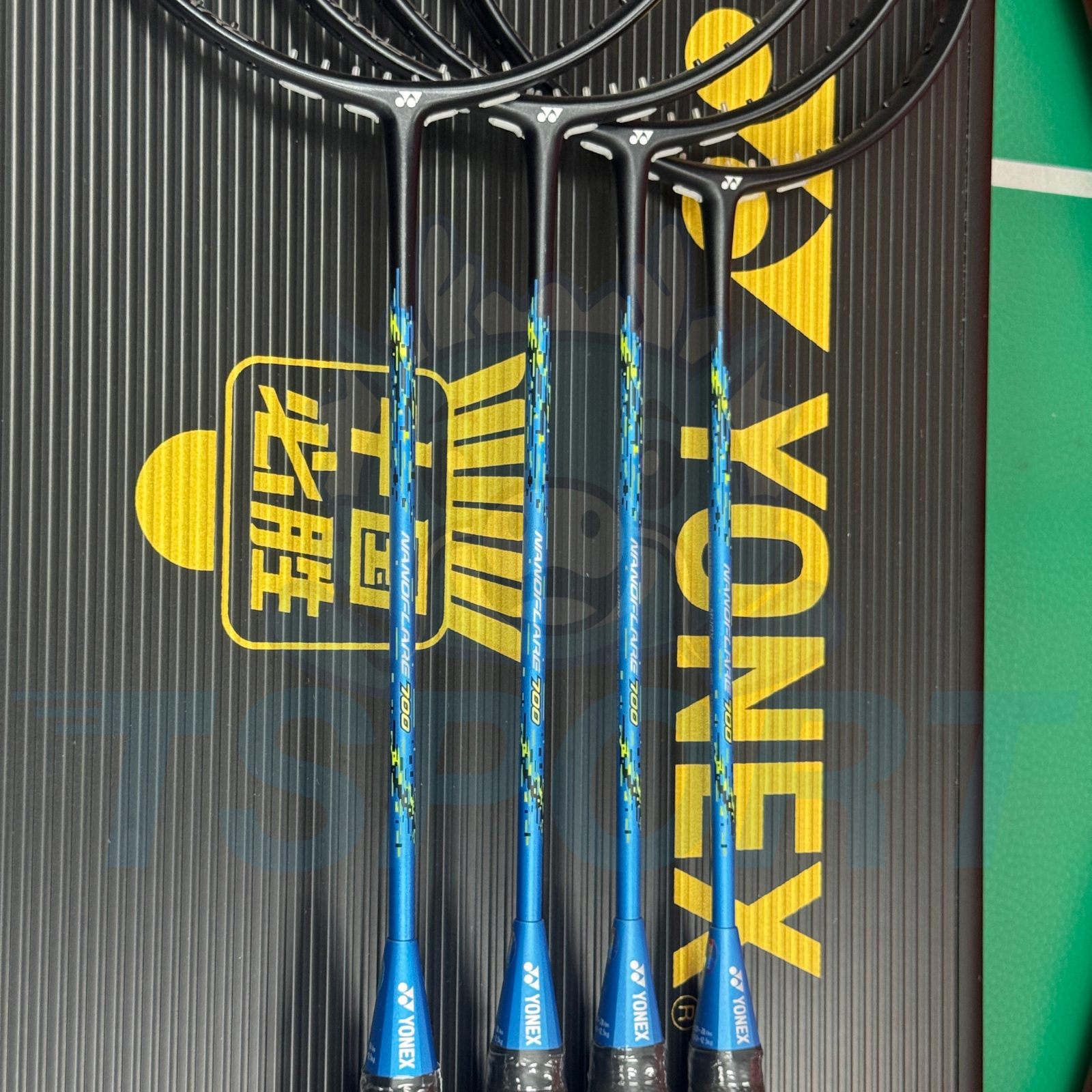 [Collect] Yonex Nanoflare 700 Badminton Racket - Cyan