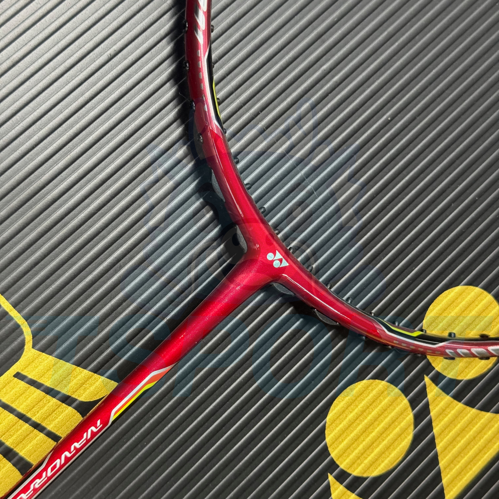 [Collect] Yonex Nanoray 800 Badminton Racket - Poinsettia Red