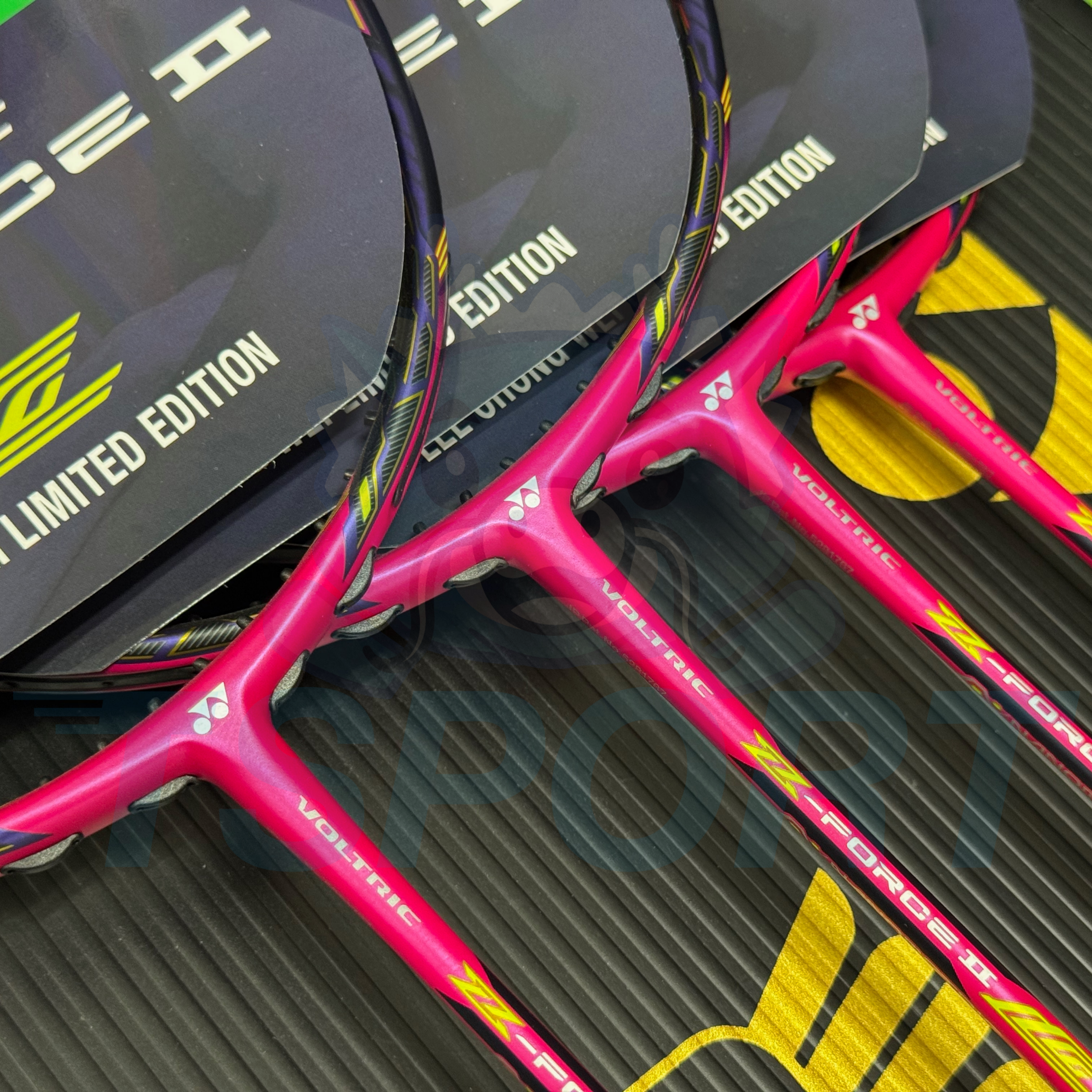 [Collect] Yonex x Lei Chong Wei Voltric Z-Force II Limited Badminton Racket - Pink